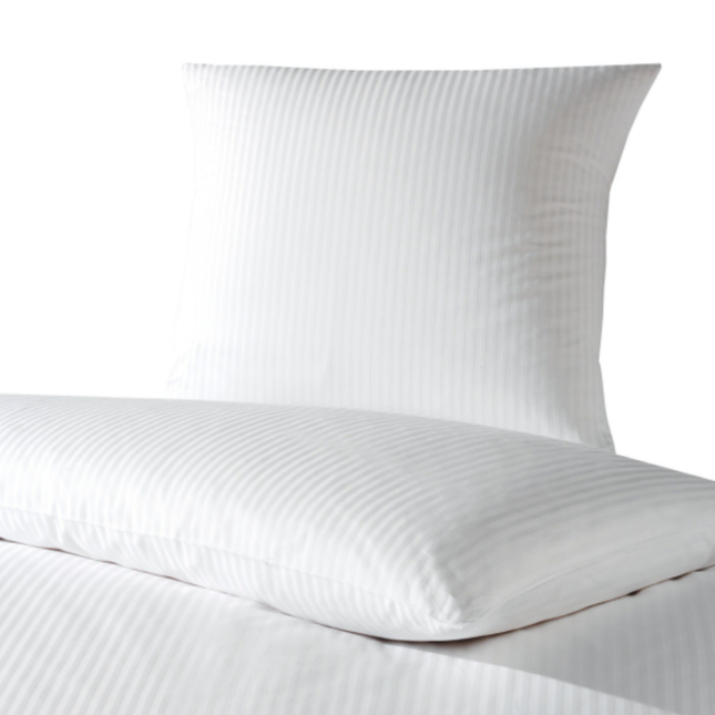 Hotelbettwäsche Set Feinstreifen 3 mm Weiß | 120 g/m²